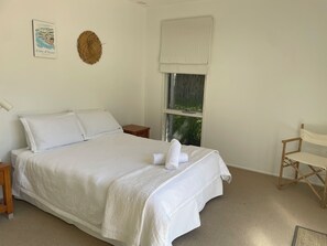 4 slaapkamers, een bureau, een strijkplank/strijkijzer, gratis wifi