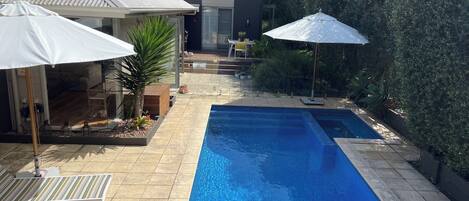 Ulkouima-allas, lämmitetty uima-allas