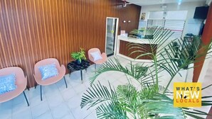 Quầy tiếp tân