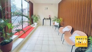 Quầy tiếp tân