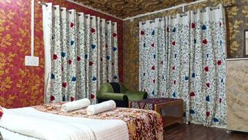 Deluxe Double Room, City View | Free WiFi, bed sheets