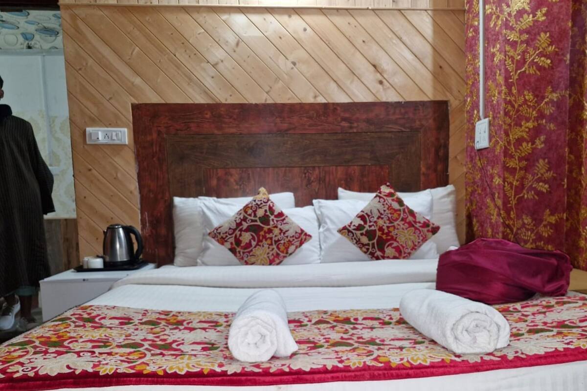 Superior Double Room, City View | Free WiFi, bed sheets