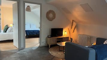 2 bedrooms, desk, free WiFi, bed sheets
