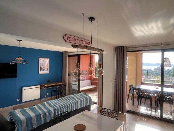 Interior - 2-bedroom apartment for 8 people (Grimaud)