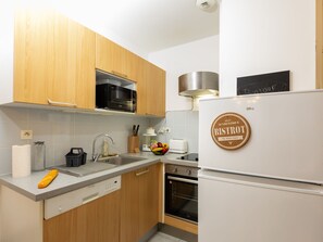 Fridge, microwave, oven, dishwasher - Nautica by Interhome (Saint Malo)