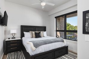 2 quartos, escrivaninha, ferros/tábuas de passar roupa