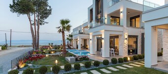 Sea Residence -4 bedroom Villa with Private Pool