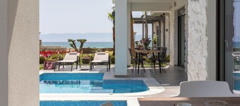 Sea Residence -4 bedroom Villa with Private Pool