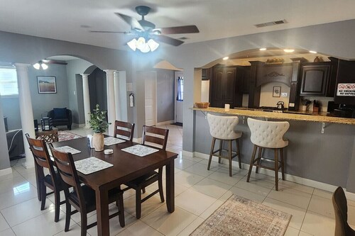 Stylish 2 BR near Goodfellow AFB