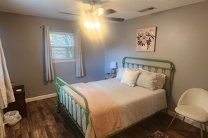 2 chambres, bureau, fer et planche à repasser, Wi-Fi gratuit