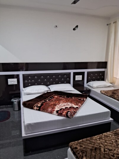 Goroomgo Uniyal Residency Uttarkashi