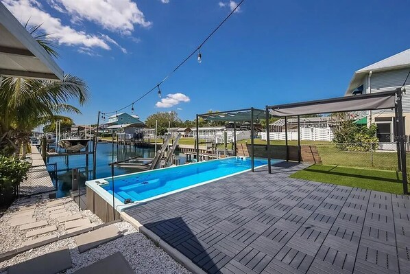 Outdoor pool, a heated pool