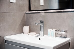 Lägenhet - balkong - utsikt mot staden | Badrum