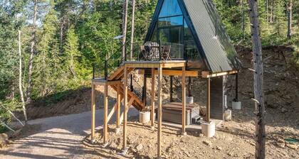 Steel Pines Cabin! Hot Tub! A-frame! Pet-friendly! Sauna!