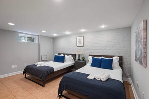 3 bedrooms, desk, iron/ironing board, WiFi