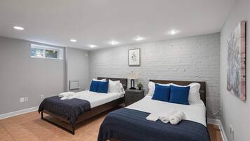 3 bedrooms, desk, iron/ironing board, WiFi