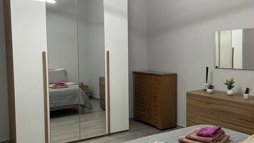 1 Schlafzimmer, Bügeleisen/Bügelbrett, kostenloses WLAN, Bettwäsche