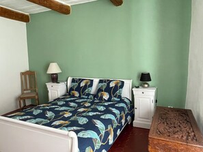 2 slaapkamers, reisbedje, wifi, beddengoed