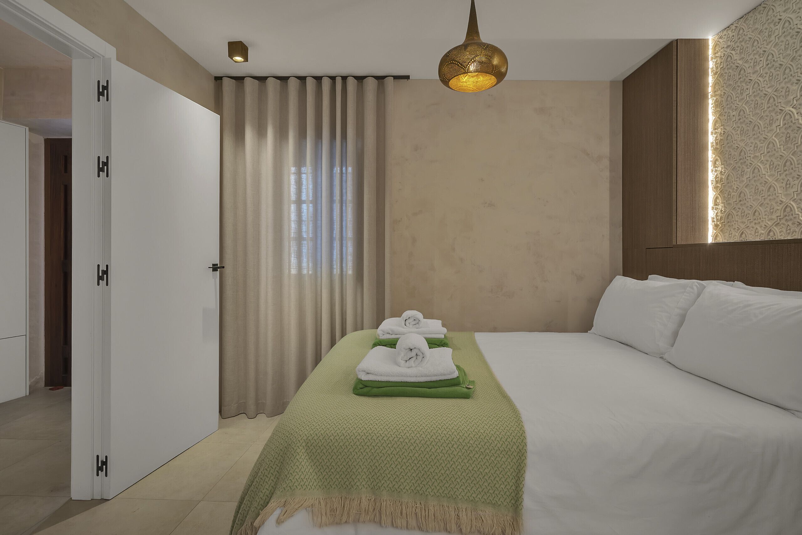 5 bedrooms, iron/ironing board, free WiFi, bed sheets