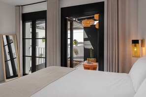 5 bedrooms, iron/ironing board, free WiFi, bed sheets