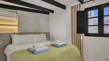 5 bedrooms, iron/ironing board, free WiFi, bed sheets
