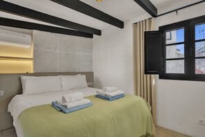 5 bedrooms, iron/ironing board, free WiFi, bed sheets