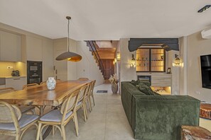 Dining - Casa Azalia (Marbella)