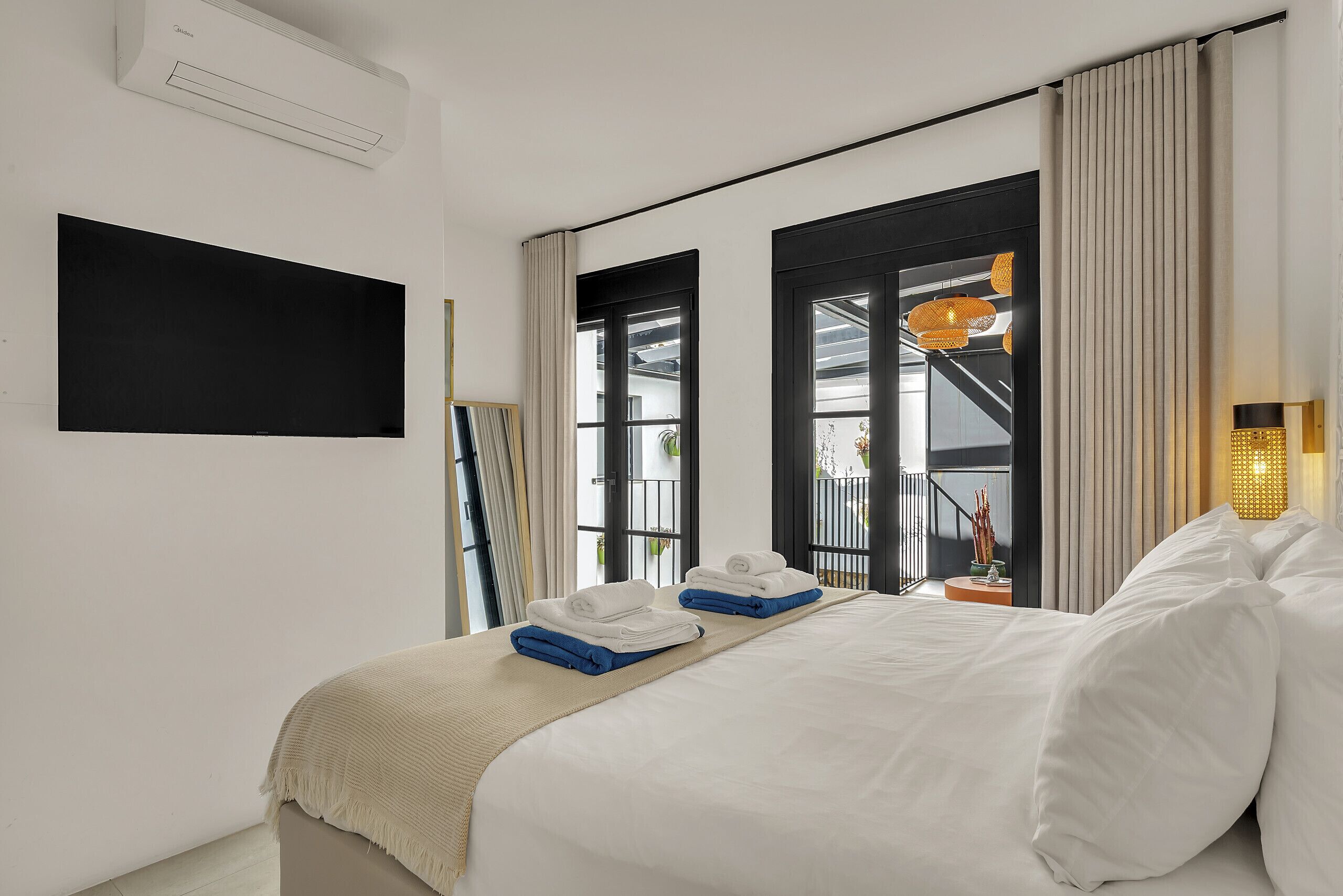 5 chambres, fer et planche à repasser, accès au Wi-Fi (inclus)