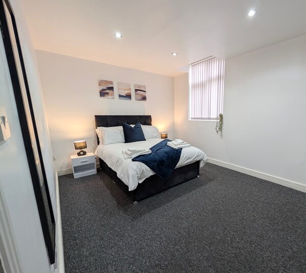 Apartment | 2 Schlafzimmer, Bügeleisen/Bügelbrett, kostenloses WLAN, Bettwäsche