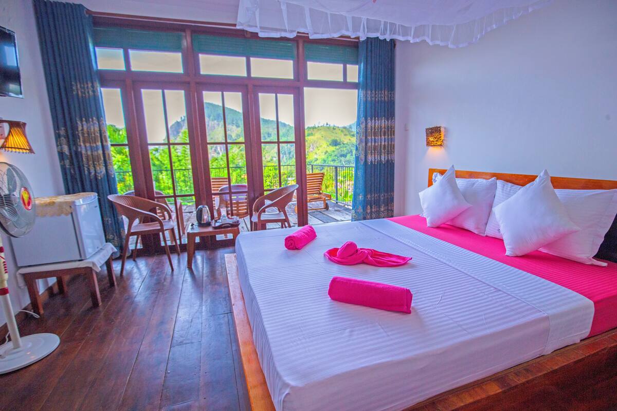 In-room safe, iron/ironing board, free WiFi, bed sheets