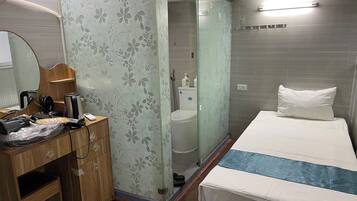 Standard Double Room Single Use | Individually furnished, free WiFi, bed sheets