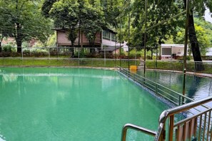 Outdoor pool - Yingxi Fenglin Corridor qiangu Yunshe Hot Spring Resort (Yingde)