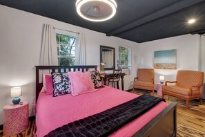 2 bedrooms, desk, iron/ironing board, free WiFi - Artsy 2BR, Near FSU & Downtown (Tallahassee)