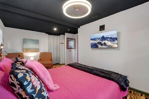 2 soverom, skrivebord, strykejern/-brett og wi-fi (inkludert)