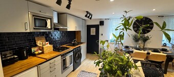 Coventry Cozy Cottage