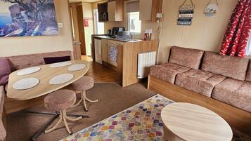 Chalet | Living area | TV, fireplace