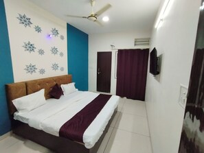 Deluxe kamer, uitzicht op de stad | Gratis wifi