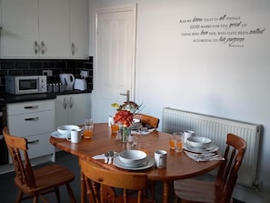 Dining - Manchester-2bedroom-1bathroom-wifi (108947701) (Manchester)