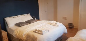 2 bedrooms, iron/ironing board, free WiFi, bed sheets - Manchester-2bedroom-1bathroom-wifi (108947701) (Manchester)