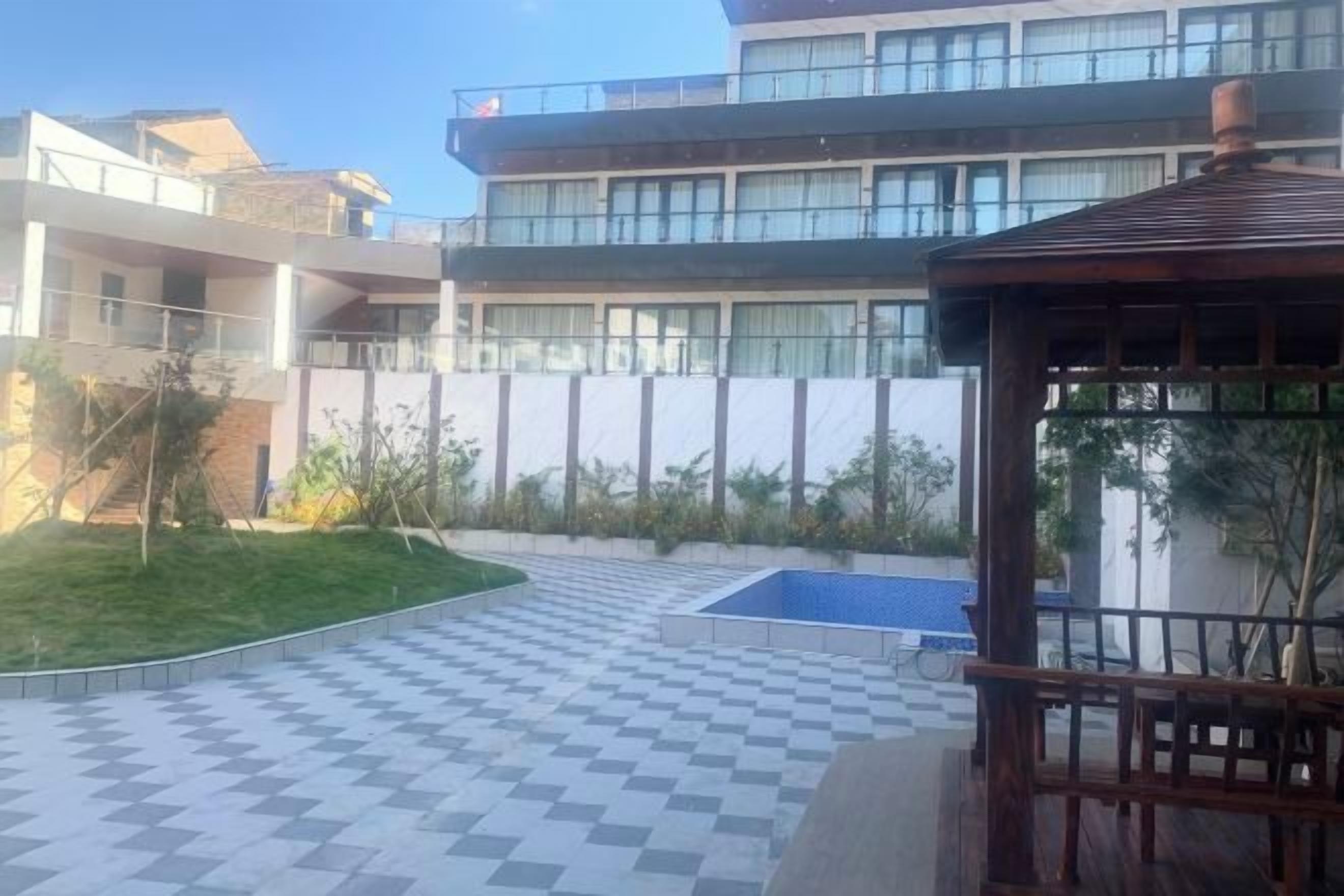 المنطقة المحيطة بالمنشأة