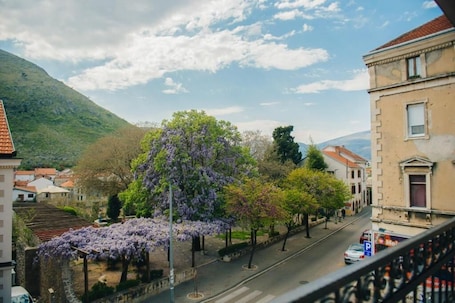 Property grounds. Hotel Villa Lejla