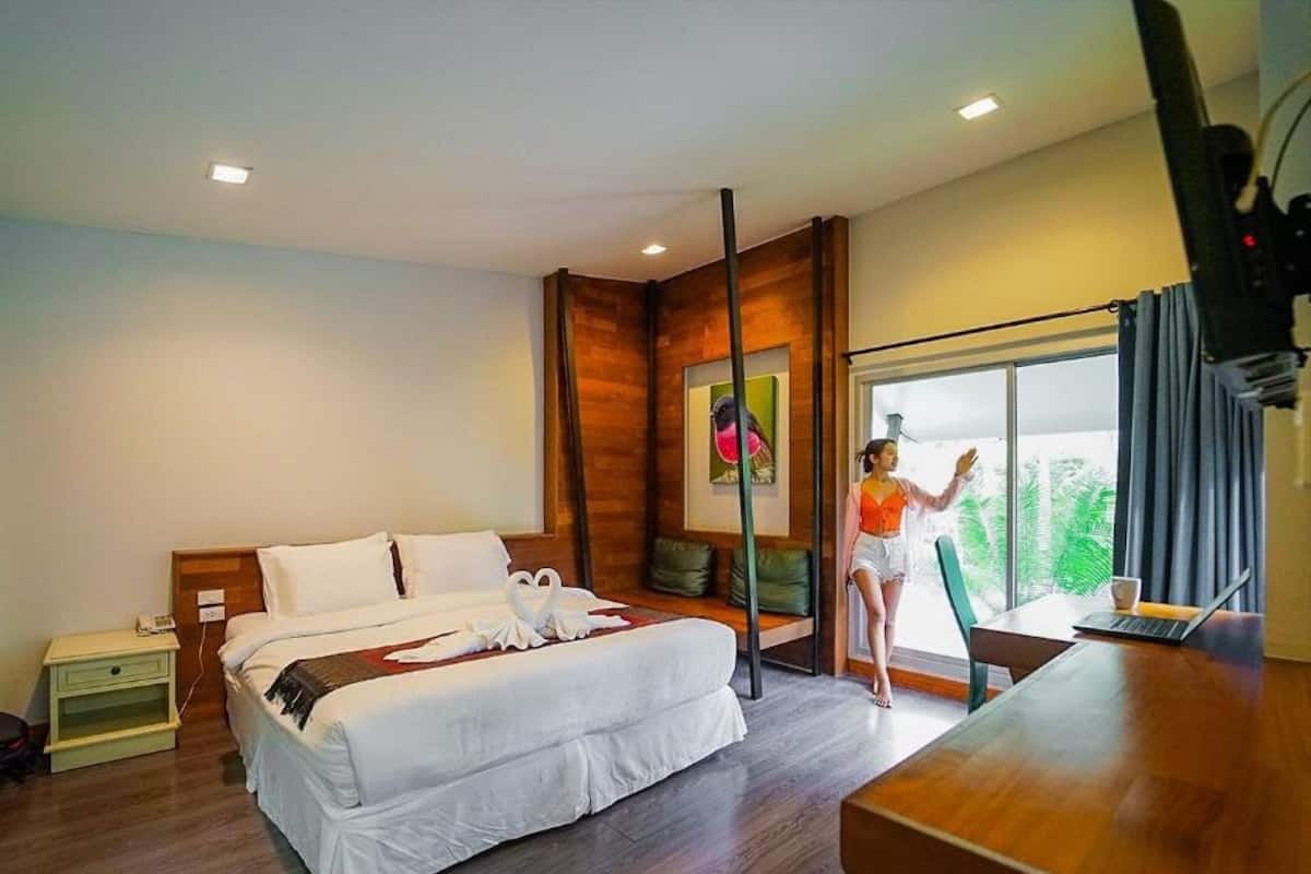 1 bedroom, free minibar, desk, free WiFi