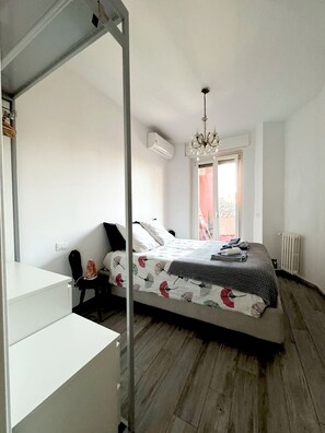 1 bedroom, iron/ironing board, WiFi, bed sheets - Gorgeous apartment just minutes from the Duomo in Prada Foundation district (Milano)