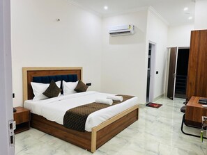 ノートパソコン用作業スペース、アイロン / アイロン台、WiFi (無料)、車椅子でアクセスできる設備