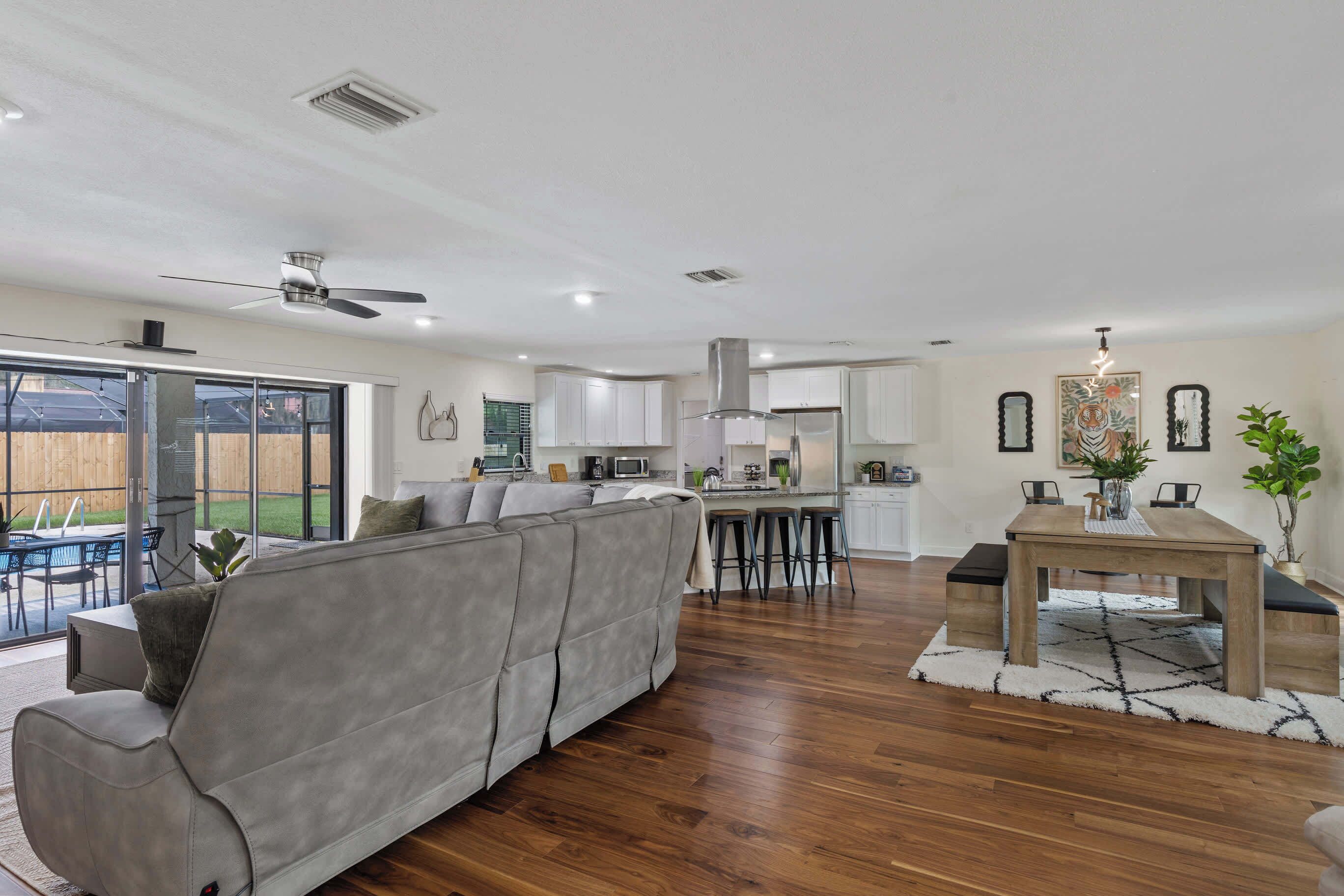 Televisión y oficina 