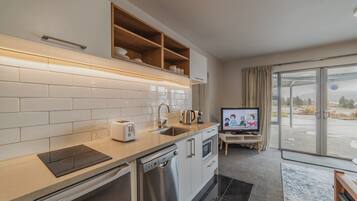 Microwave, stovetop, dishwasher, coffee/tea maker