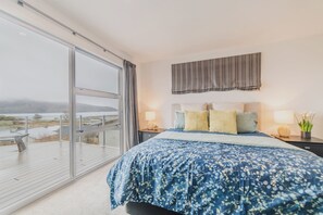 3 chambres, fer et planche à repasser, Wi-Fi, draps fournis