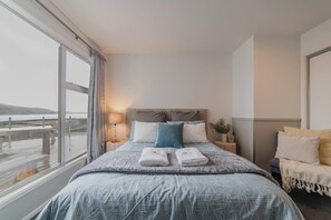 3 habitaciones, tabla de planchar con plancha, wifi y ropa de cama 