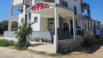 واجهة المنشأة