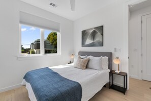 6 Schlafzimmer, Bügeleisen/Bügelbrett, WLAN